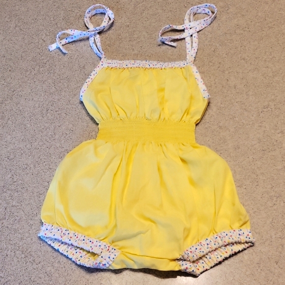 Polar Wear VINTAGE Yellow Romper With Heart Accents Size 2T - Picture 1 of 8